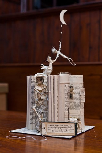 edinburgh mystery sculptor, j.m. barrie, peter pan, sculture di carta, biblioteche, edinburgh international book festival